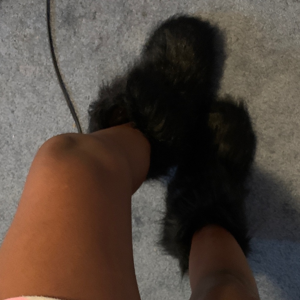 Furry boots never worn